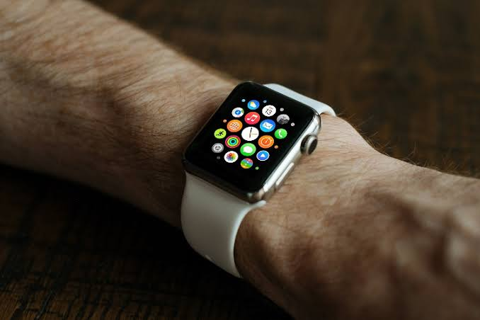 Can I use the same eSIM on iPhone and Apple Watch Airtel?